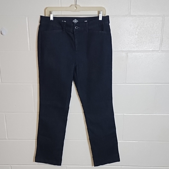 St. John's Bay Straight Leg Dark Denim Stretch Jeans Comfort Waist 4 Pockets - Picture 1 of 12